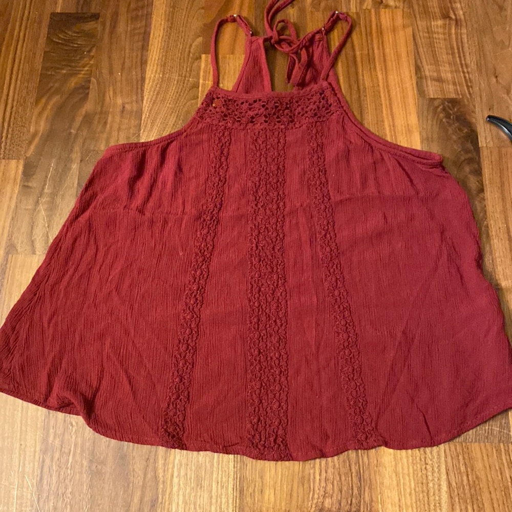 Hollister burgundy sleeveless, adjustable straps, tie back top